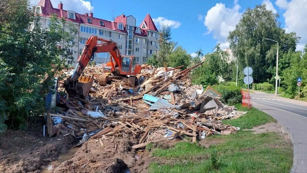 В Сергиевом Посаде снесли аварийный дом №3 на улице Куликова.