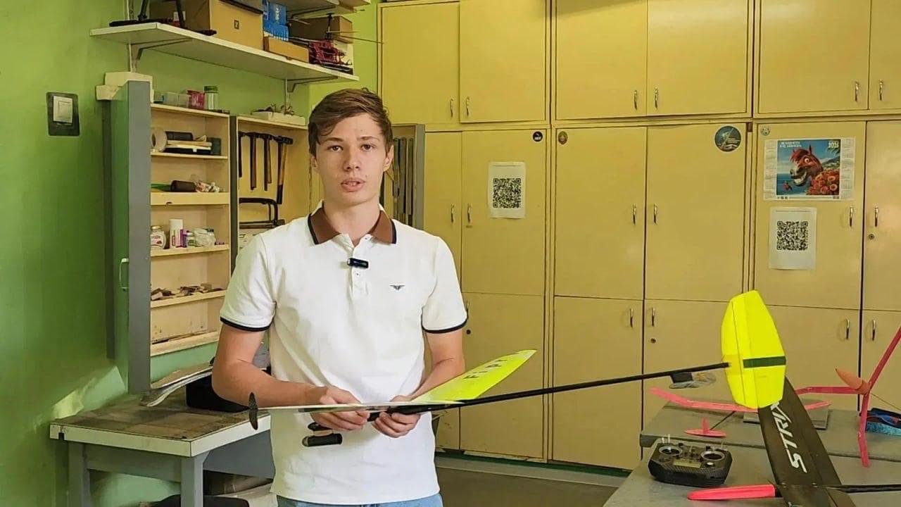 Команда из Сергиева Посада стала победителем всероссийских соревнований по авиамодельному спорту, которые прошли в Нальчике. В состав команды входил воспитанник центра «Юность»…